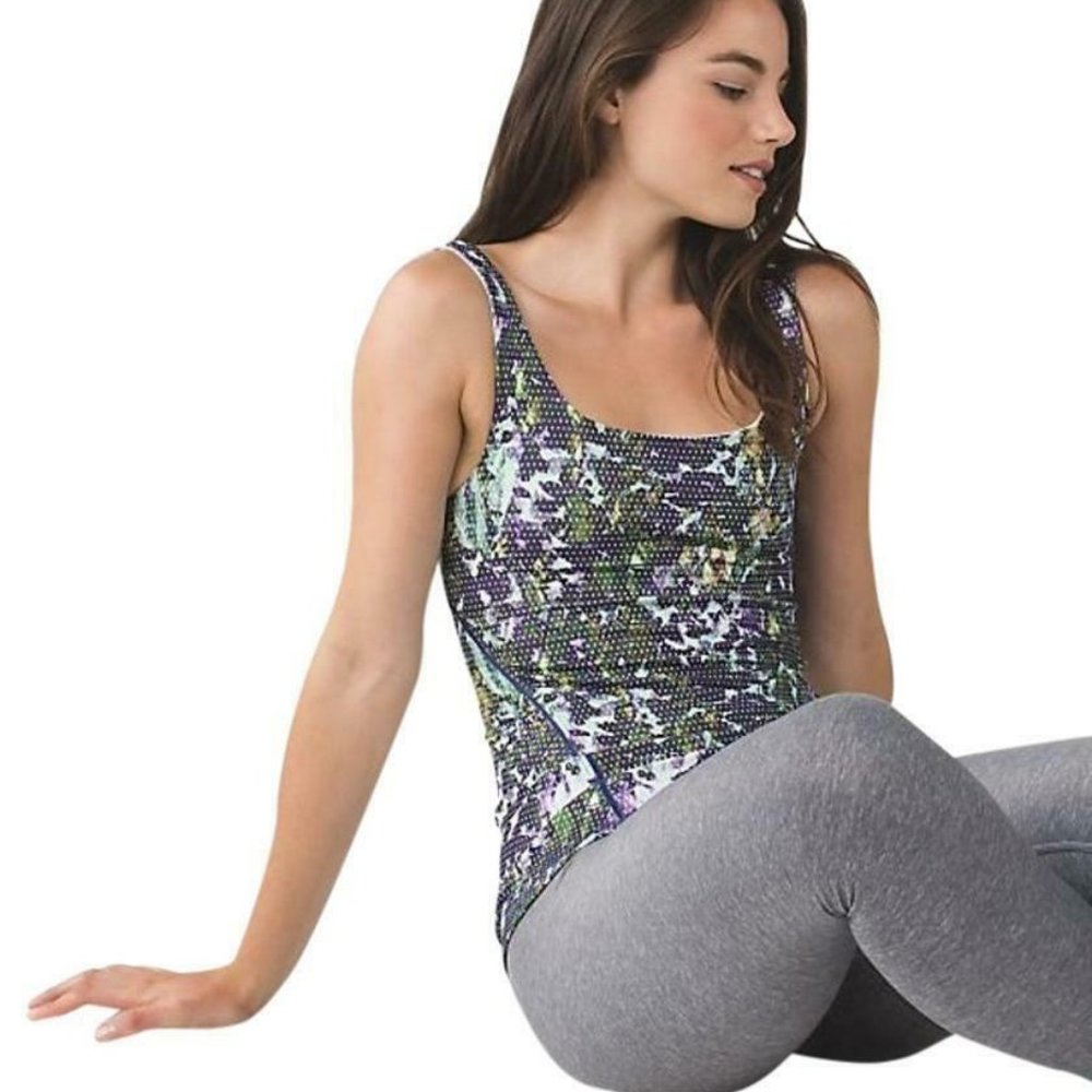 Lululemon Amala Tank Top Green Sz 4